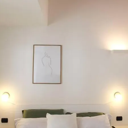 Charming & Modern In The 베르가모